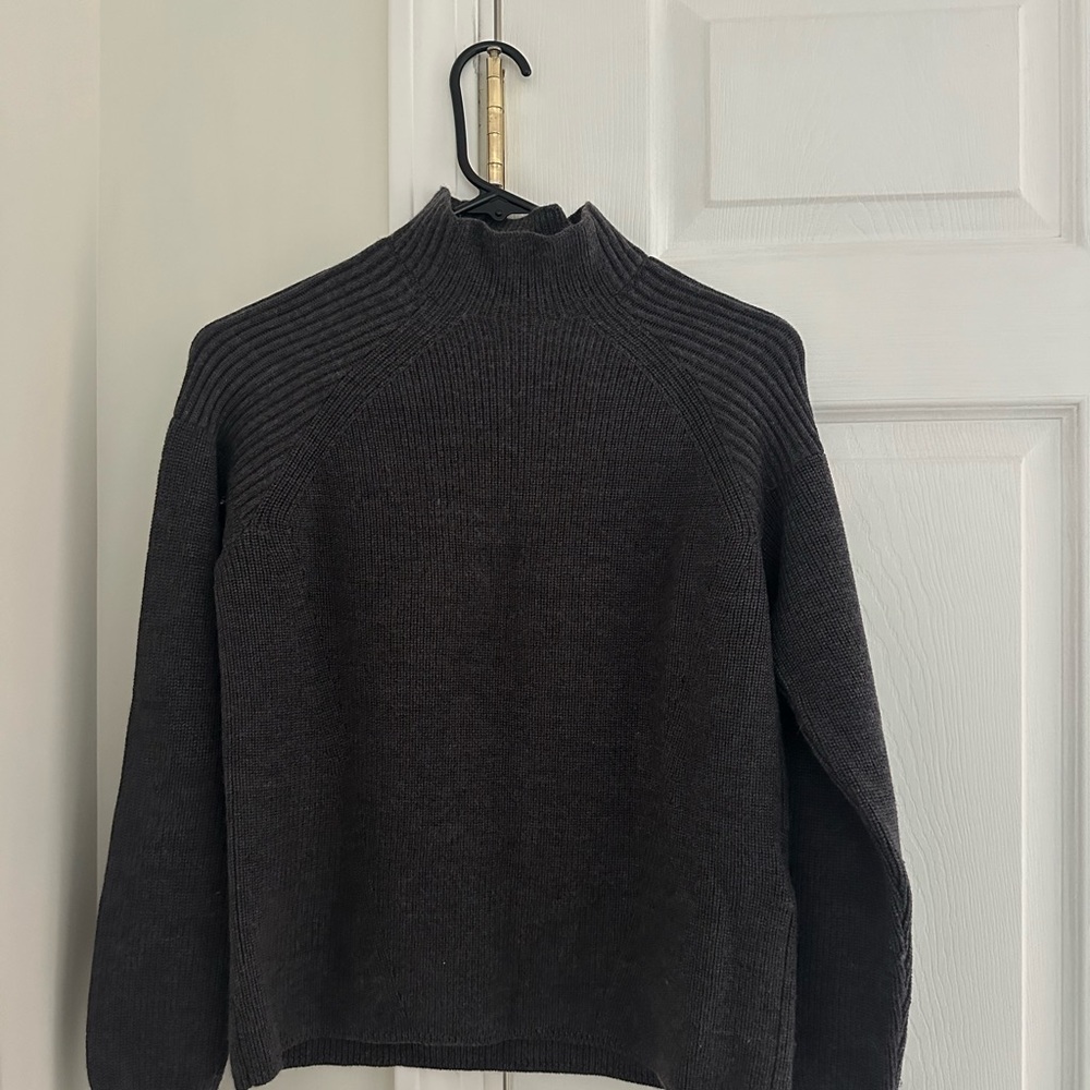 canda goose sweater